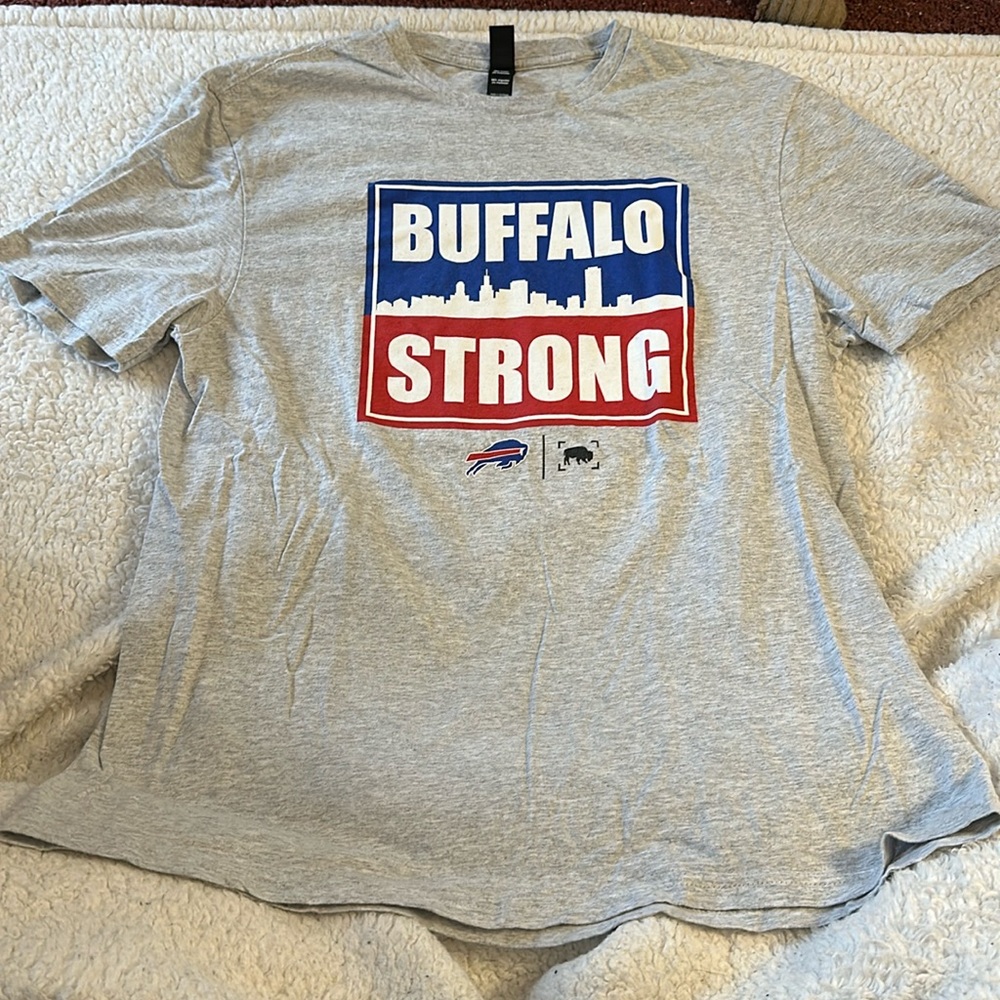 District Buffalo Strong Short Sleeve Tee 🦬